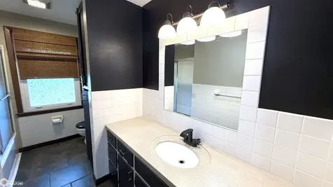 1304 2nd Street NW Mason City IA 50401