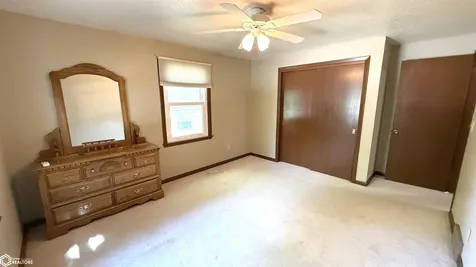 1304 2nd Street NW Mason City IA 50401