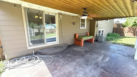 1304 2nd Street NW Mason City IA 50401