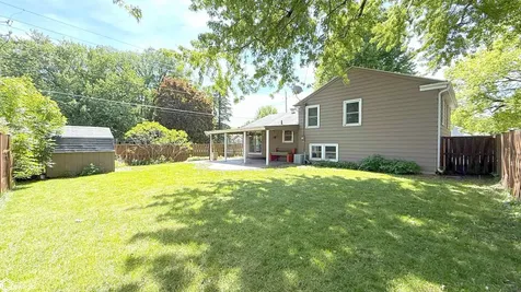 1304 2nd Street NW Mason City IA 50401