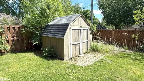 1304 2nd Street NW Mason City IA 50401