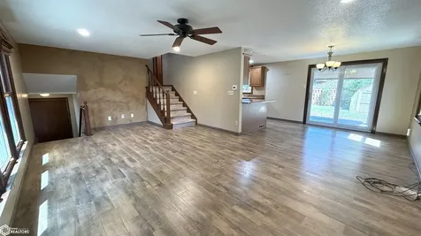 1304 2nd Street NW Mason City IA 50401