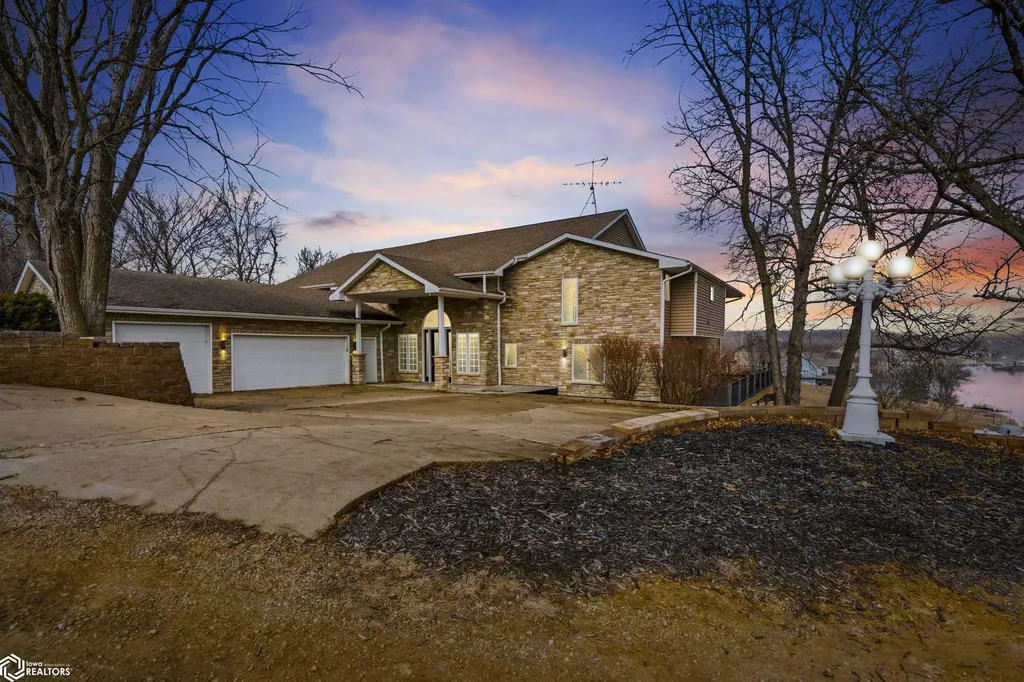 109 Cedar Road Montezuma IA 50171