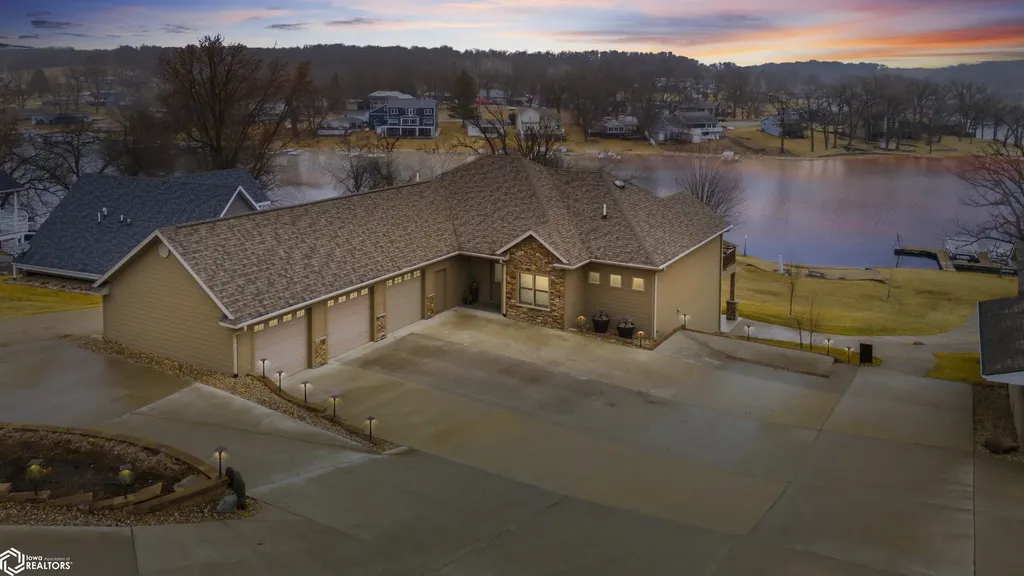 135 Crabtree Road Montezuma IA 50171