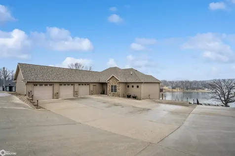 135 Crabtree Road Montezuma IA 50171