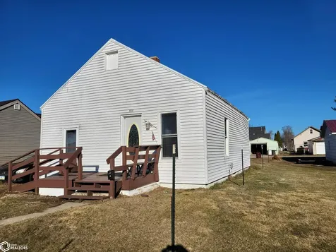 307 N 11th Avenue Marshalltown IA 50158