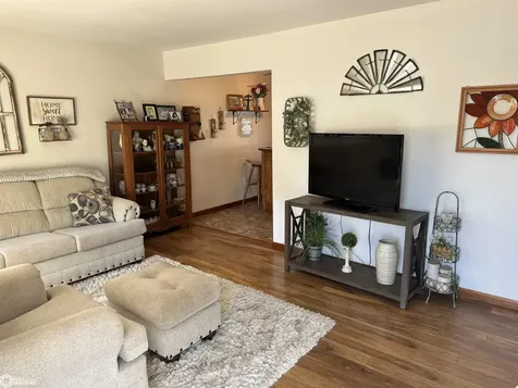 400 S Cedar Street New London IA 52645