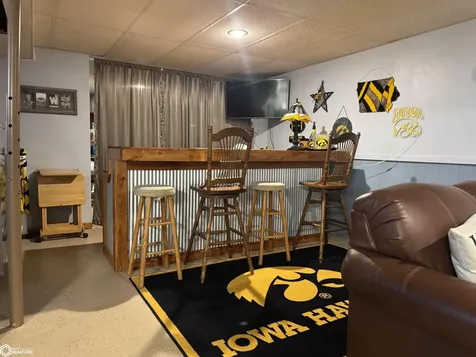 400 S Cedar Street New London IA 52645