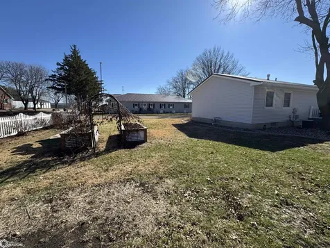 400 S Cedar Street New London IA 52645