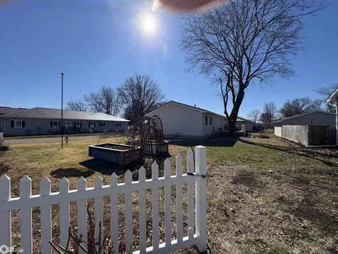 400 S Cedar Street New London IA 52645