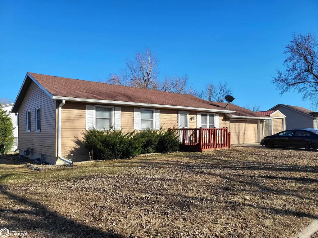 2304 Maple Boulevard Marshalltown IA 50158