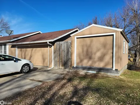 2304 Maple Boulevard Marshalltown IA 50158