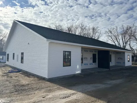 303 1st Street Keosauqua IA 52565