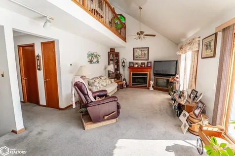 522 14th Avenue Eldora IA 50627
