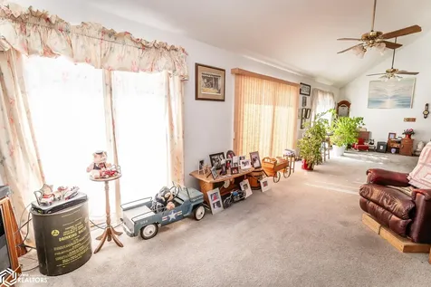 522 14th Avenue Eldora IA 50627