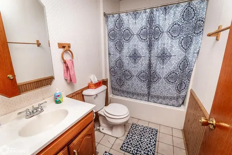 522 14th Avenue Eldora IA 50627