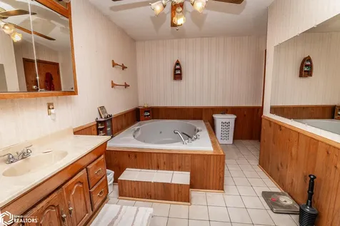 522 14th Avenue Eldora IA 50627