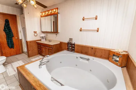 522 14th Avenue Eldora IA 50627