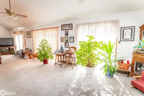 522 14th Avenue Eldora IA 50627