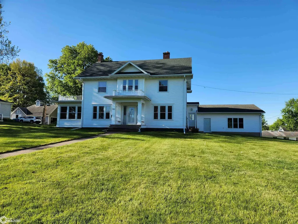 406 E Ross Street Toledo IA 52342