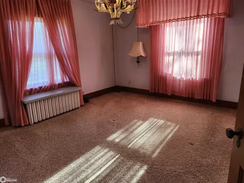 406 E Ross Street Toledo IA 52342