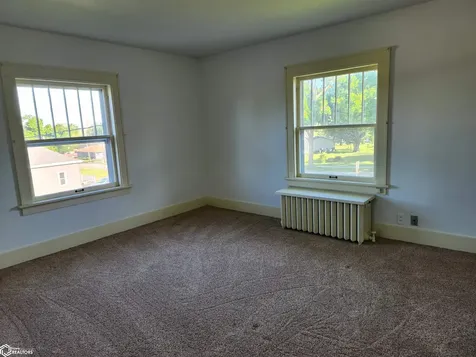 406 E Ross Street Toledo IA 52342