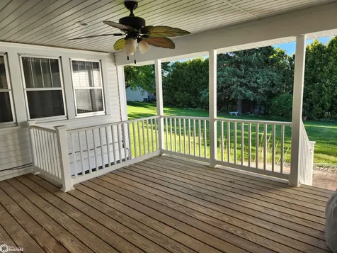 406 E Ross Street Toledo IA 52342
