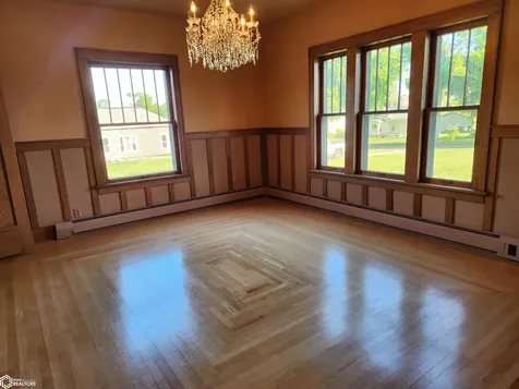 406 E Ross Street Toledo IA 52342
