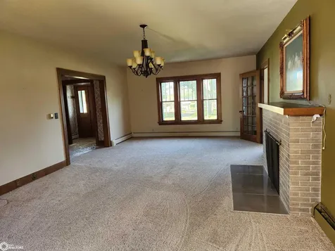 406 E Ross Street Toledo IA 52342