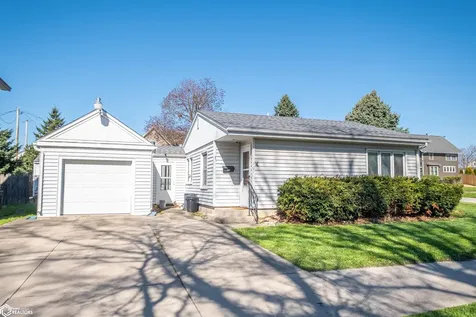 101 S 7th Street Marshalltown IA 50158