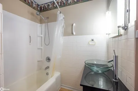 101 S 7th Street Marshalltown IA 50158