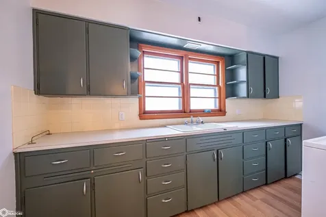 101 S 7th Street Marshalltown IA 50158
