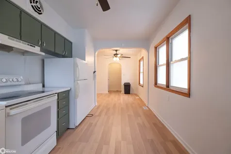 101 S 7th Street Marshalltown IA 50158