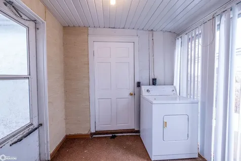 101 S 7th Street Marshalltown IA 50158