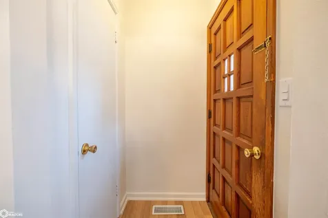 101 S 7th Street Marshalltown IA 50158