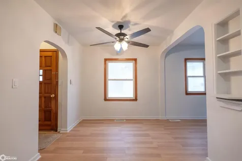101 S 7th Street Marshalltown IA 50158