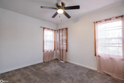 101 S 7th Street Marshalltown IA 50158