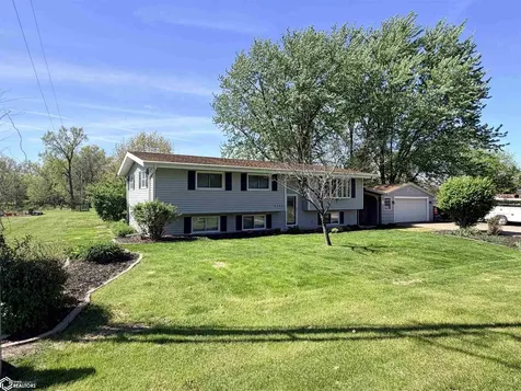 3308 W Jefferson Avenue Fairfield IA 52556