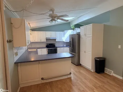 3308 W Jefferson Avenue Fairfield IA 52556