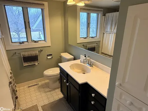 3308 W Jefferson Avenue Fairfield IA 52556