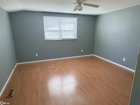 3308 W Jefferson Avenue Fairfield IA 52556