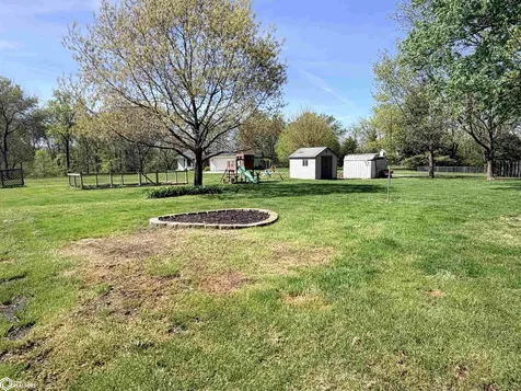 3308 W Jefferson Avenue Fairfield IA 52556