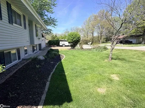 3308 W Jefferson Avenue Fairfield IA 52556