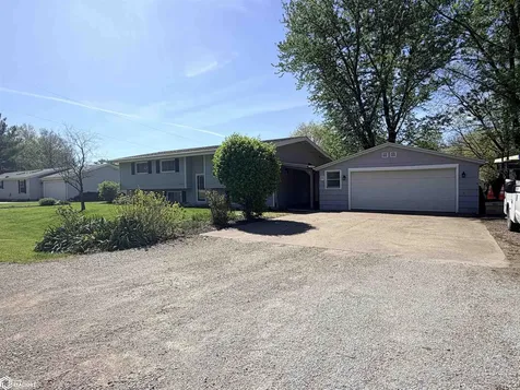 3308 W Jefferson Avenue Fairfield IA 52556