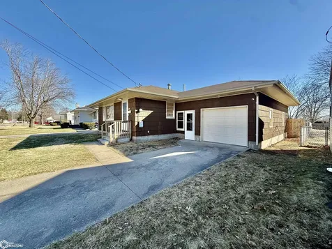 122 N Johnson Avenue Ottumwa IA 52501