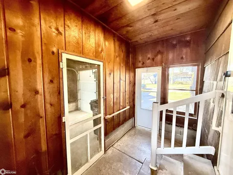 122 N Johnson Avenue Ottumwa IA 52501