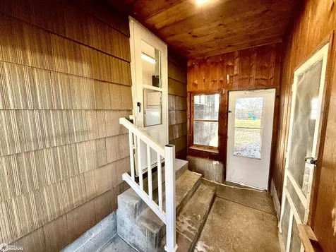 122 N Johnson Avenue Ottumwa IA 52501