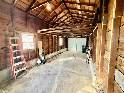 122 N Johnson Avenue Ottumwa IA 52501