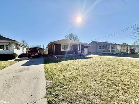 122 N Johnson Avenue Ottumwa IA 52501