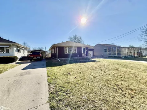 122 N Johnson Avenue Ottumwa IA 52501
